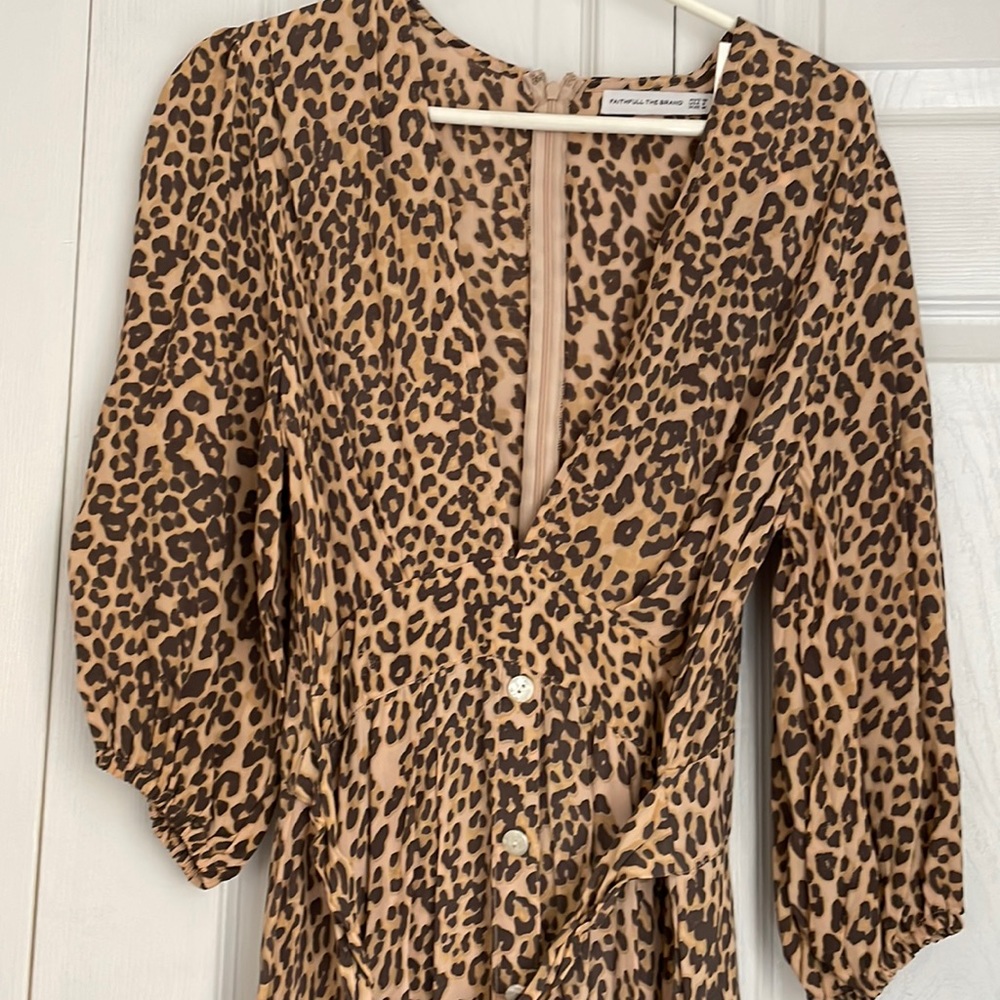 Leopard dress. Long zipper back nwot size 6